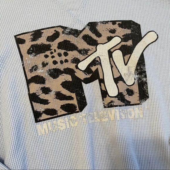 MTV Graphic Cropped Waffle Knit Thermal Top Size M - Picture 3 of 4